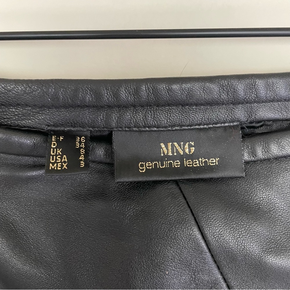 EUC MNG 100% Genuine Lamb Leather Black Mid Length Skirt Women’s size 4 - Picture 3 of 4